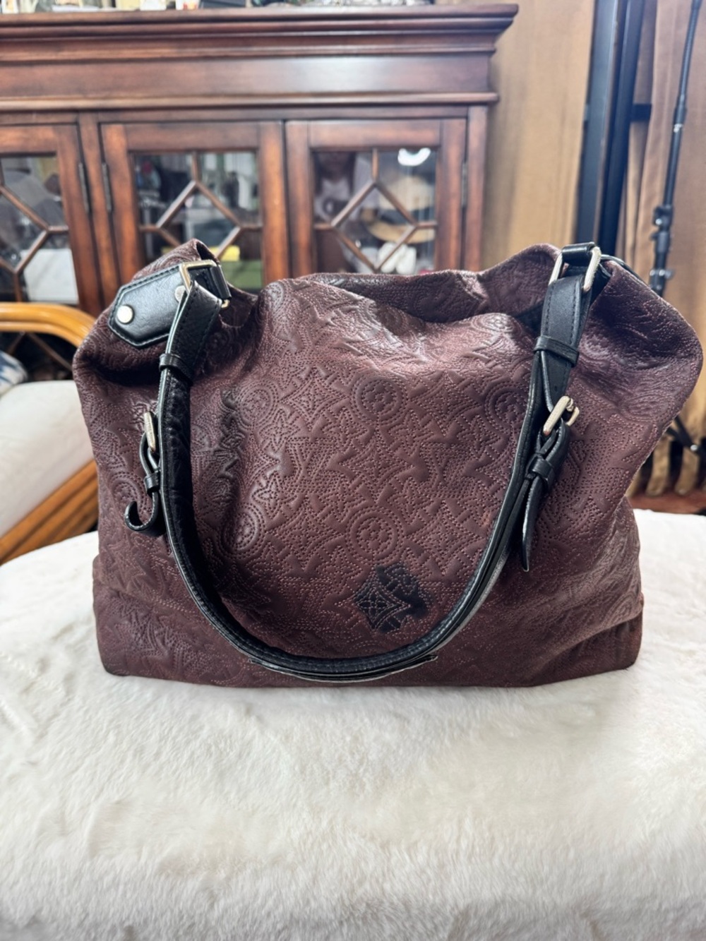 Louis Vuitton Antheia PM Hobo Plum Leather Authentic Shoulder Bag - Picture 2 of 16